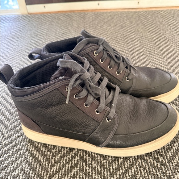 UGG Other - Men's UGG Casual Mid-Top Sneakers in Navy